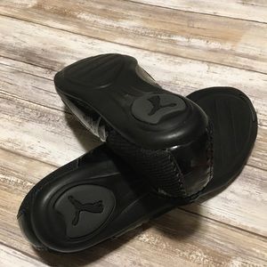 Puma athletic flats size 8.5